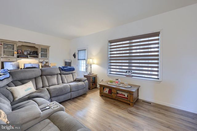 622 ENFIELD DR, Lancaster, PA 17601