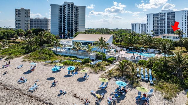 4748 S Ocean Boulevard 301, Highland Beach, FL 33487