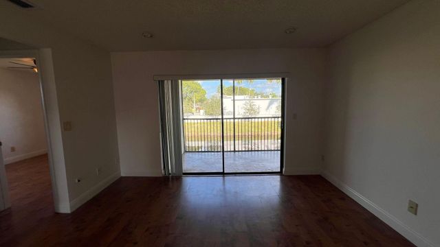 9621 NW 4th Street 3e, Coral Springs, FL 33071