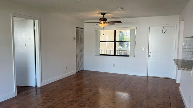 9621 NW 4th Street 3e, Coral Springs, FL 33071