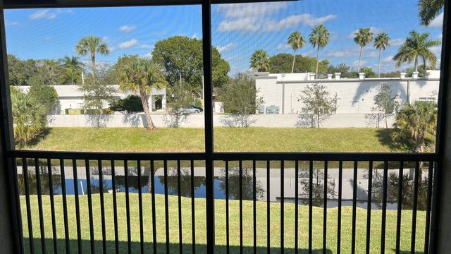 9621 NW 4th Street 3e, Coral Springs, FL 33071