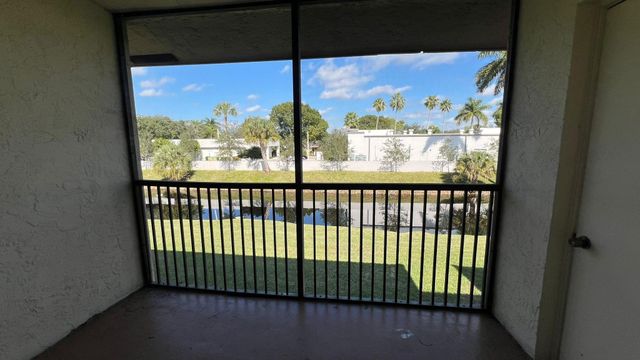 9621 NW 4th Street 3e, Coral Springs, FL 33071