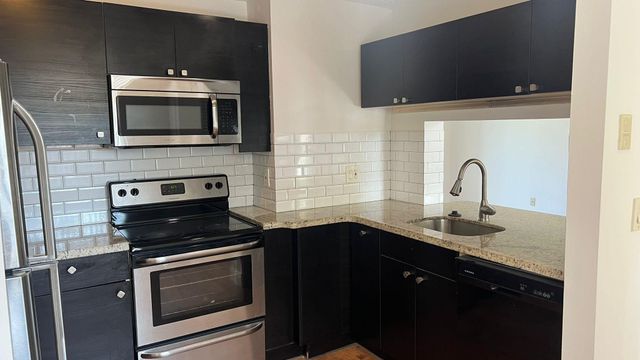 9621 NW 4th Street 3e, Coral Springs, FL 33071