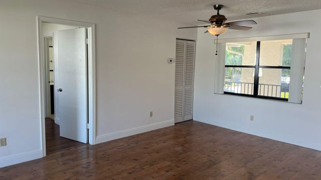 9621 NW 4th Street 3e, Coral Springs, FL 33071