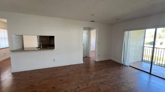 9621 NW 4th Street 3e, Coral Springs, FL 33071