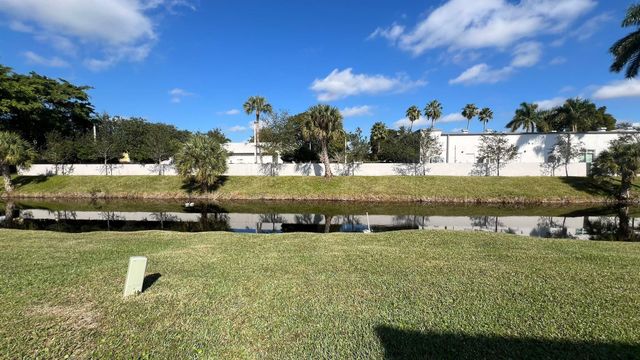 9621 NW 4th Street 3e, Coral Springs, FL 33071