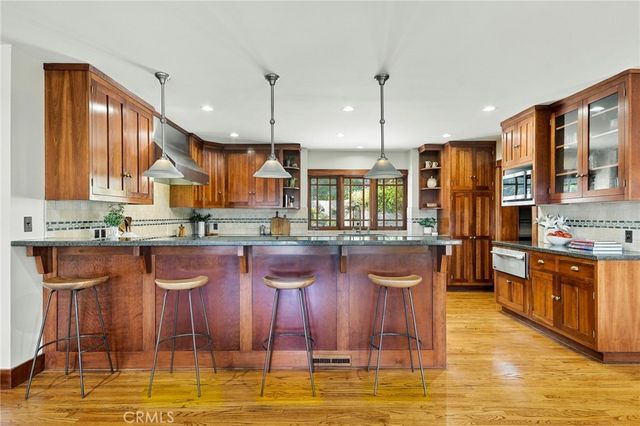 4036 Robin Hill Road, La Canada Flintridge, CA 91011