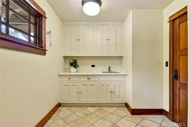 4036 Robin Hill Road, La Canada Flintridge, CA 91011