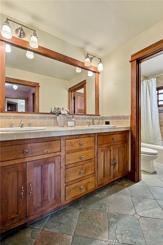 4036 Robin Hill Road, La Canada Flintridge, CA 91011