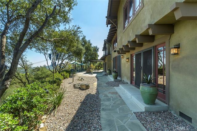 4036 Robin Hill Road, La Canada Flintridge, CA 91011