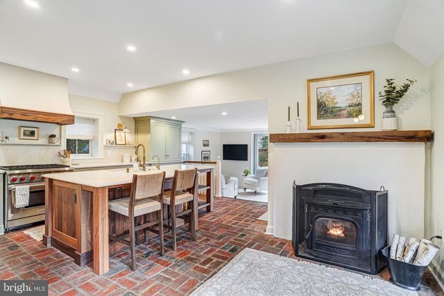 7153 MAIN ST, Clifton, VA 20124