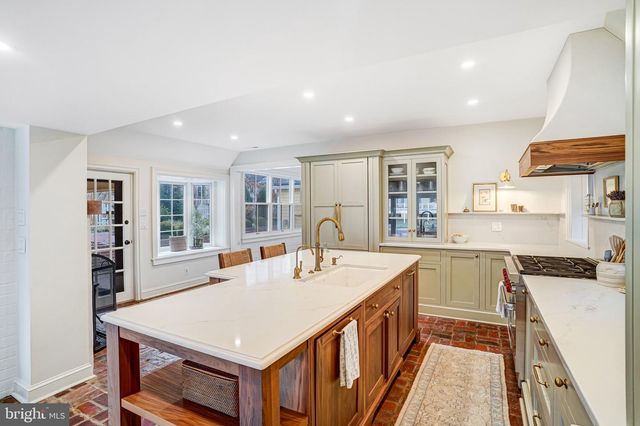 7153 MAIN ST, Clifton, VA 20124