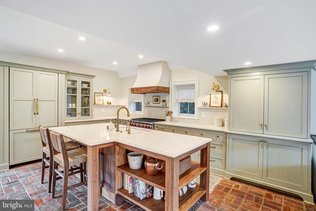 7153 MAIN ST, Clifton, VA 20124