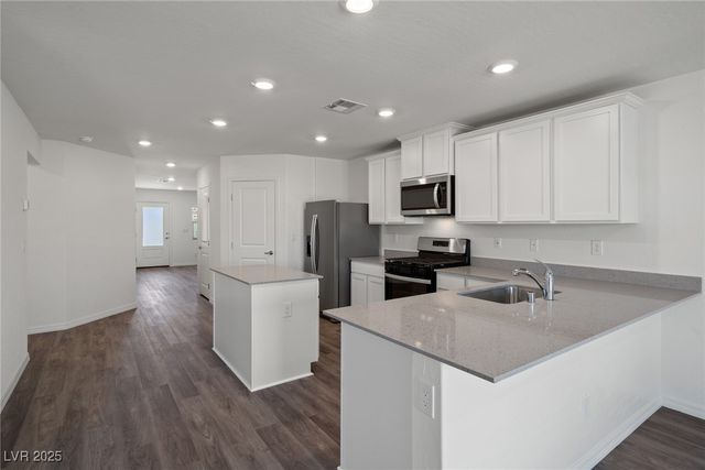 6746 Magnolia River Avenue, Las Vegas, NV 89156