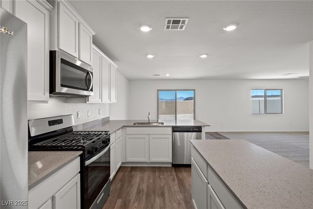 6746 Magnolia River Avenue, Las Vegas, NV 89156