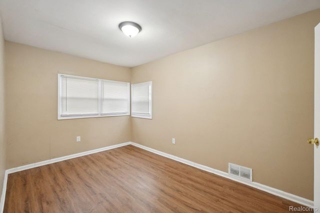 9072 Burt Road, Detroit, MI 48228