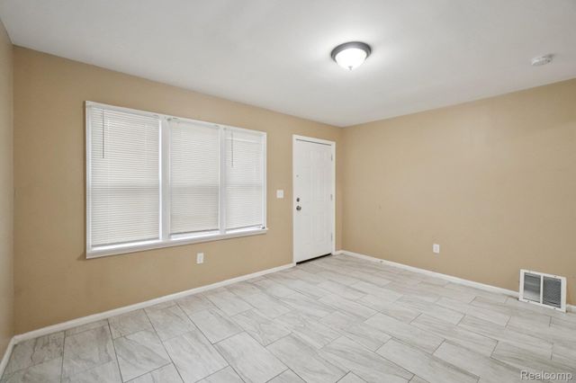 9072 Burt Road, Detroit, MI 48228