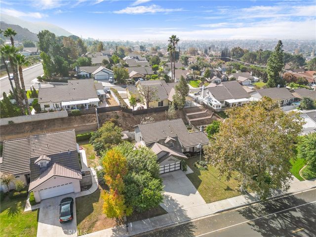 22933 De Berry Street, Grand Terrace, CA 92313