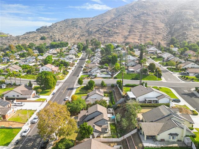 22933 De Berry Street, Grand Terrace, CA 92313