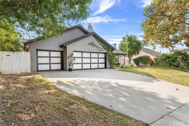 22933 De Berry Street, Grand Terrace, CA 92313