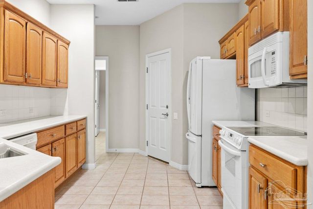 1166 Grand Pointe Dr, Gulf Breeze, FL 32563