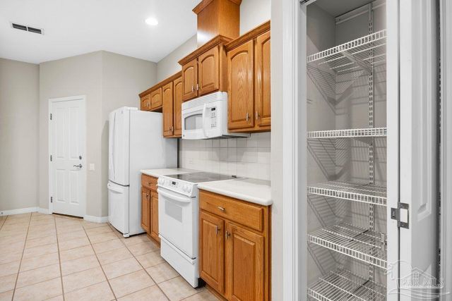 1166 Grand Pointe Dr, Gulf Breeze, FL 32563