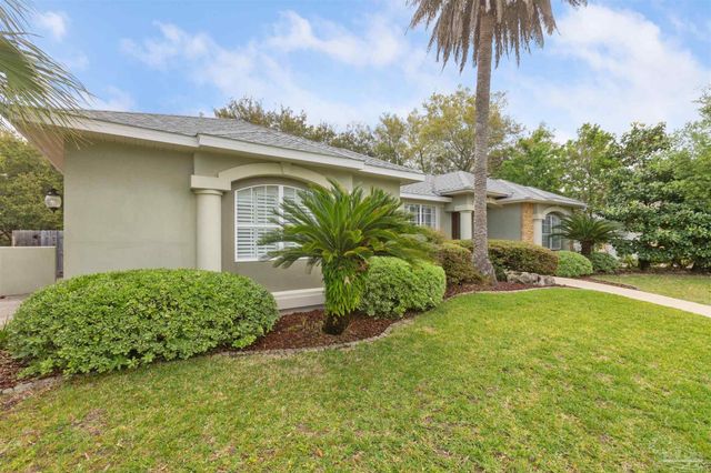 1166 Grand Pointe Dr, Gulf Breeze, FL 32563