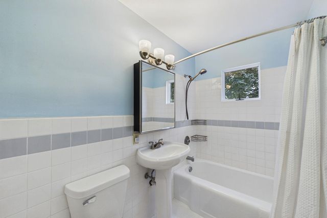 5901 Thomas Avenue S, Minneapolis, MN 55410