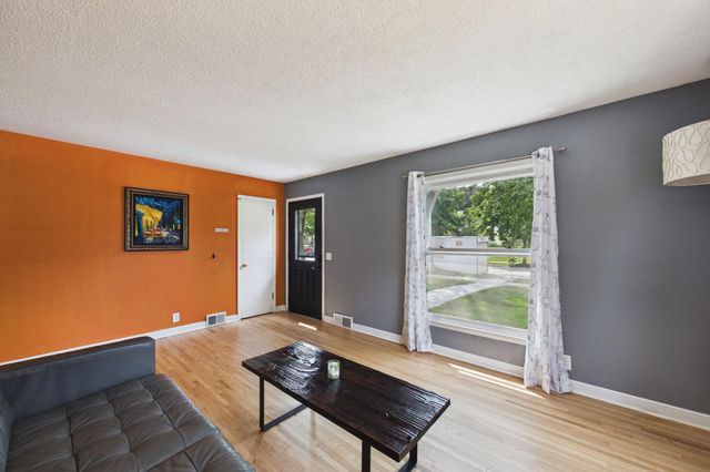 5901 Thomas Avenue S, Minneapolis, MN 55410