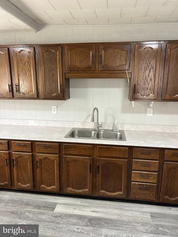 506 E CENTER ST, Millersburg, PA 17061