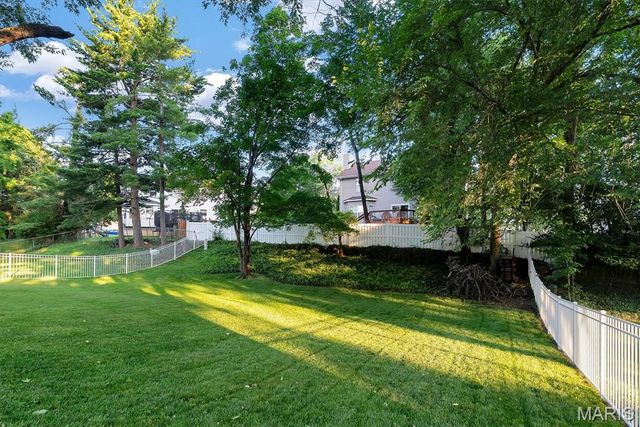 426 Madrina Court, Ballwin, MO 63021
