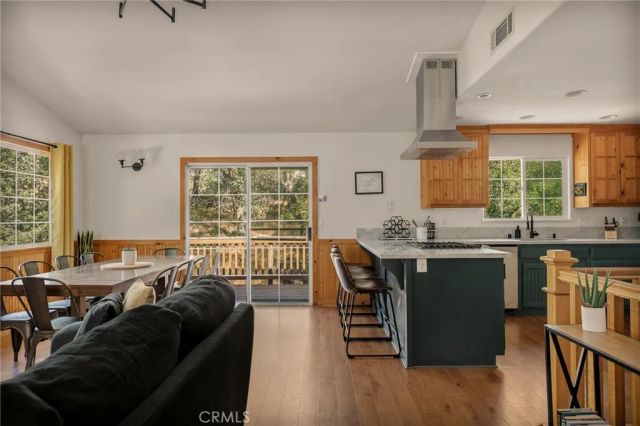 1348 Manzanita, Lake Arrowhead, CA 92352
