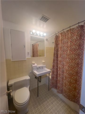 19901 Van Aken Boulevard W 7, Shaker Heights, OH 44122