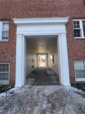 19901 Van Aken Boulevard W 7, Shaker Heights, OH 44122