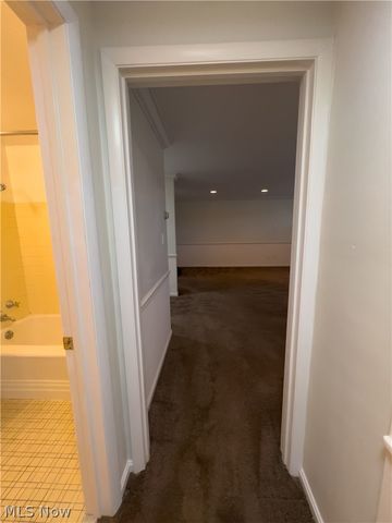 19901 Van Aken Boulevard W 7, Shaker Heights, OH 44122