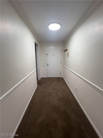 19901 Van Aken Boulevard W 7, Shaker Heights, OH 44122