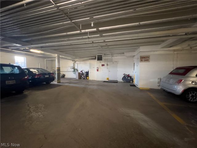 19901 Van Aken Boulevard W 7, Shaker Heights, OH 44122