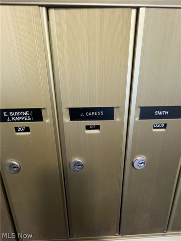 19901 Van Aken Boulevard W 7, Shaker Heights, OH 44122