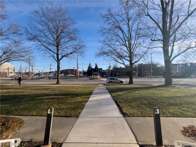 19901 Van Aken Boulevard W 7, Shaker Heights, OH 44122