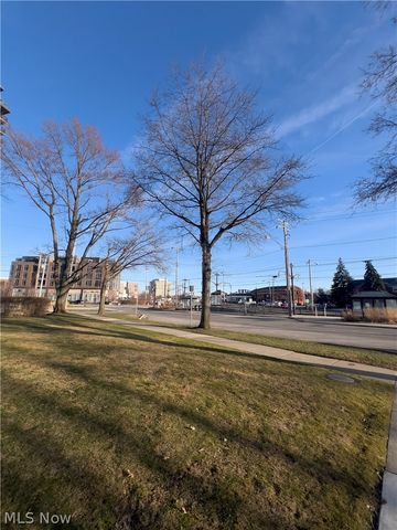 19901 Van Aken Boulevard W 7, Shaker Heights, OH 44122