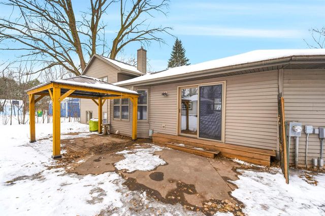 2688 NICOLET DRIVE, Green Bay, WI 54311