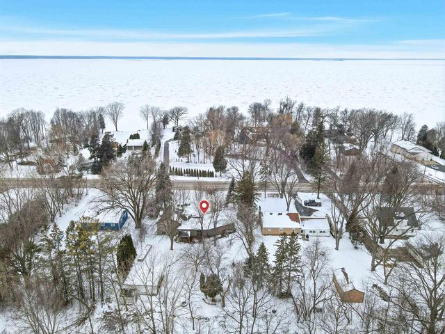 2688 NICOLET DRIVE, Green Bay, WI 54311