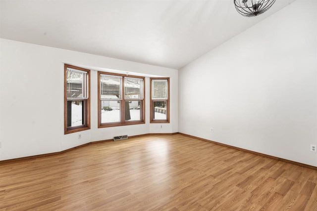 2688 NICOLET DRIVE, Green Bay, WI 54311