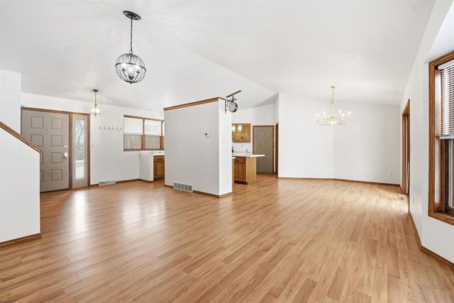 2688 NICOLET DRIVE, Green Bay, WI 54311