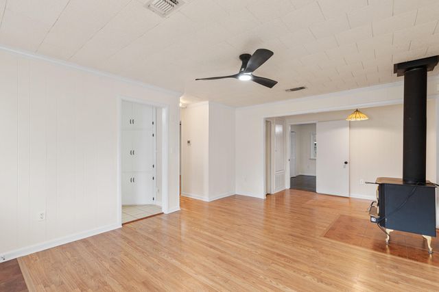 127 NW Holmes Boulevard, Fort Walton Beach, FL 32548