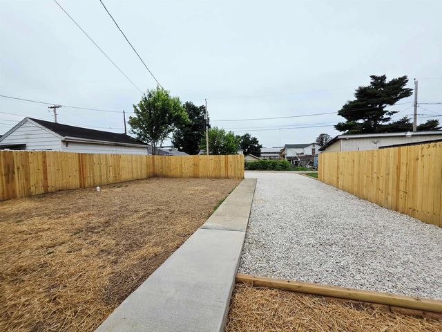 612 N 5th St, Ironton, OH 45638