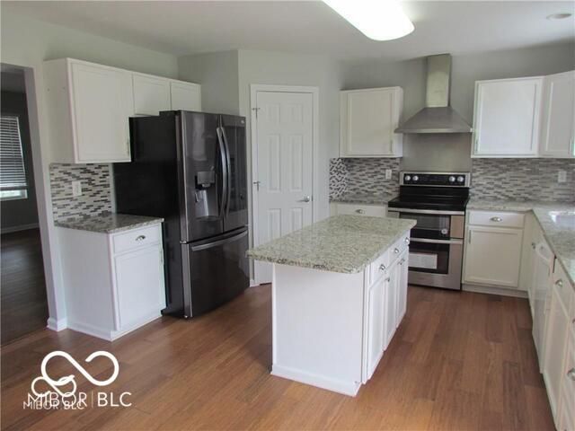 10559 Ross Crossing, Fishers, IN 46038