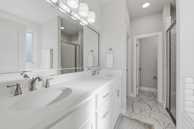 1702 Twin Oaks Circle, Brenham, TX 77833