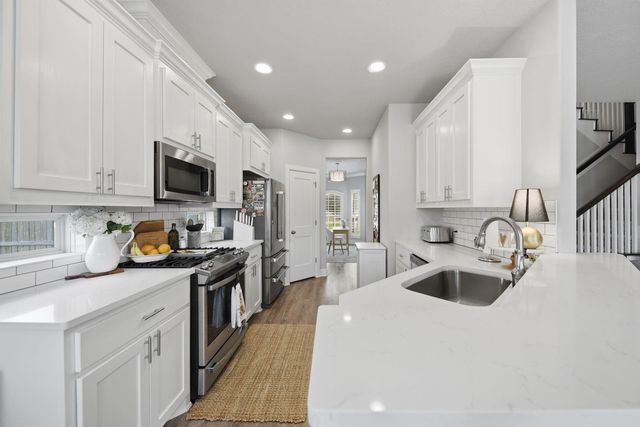 1702 Twin Oaks Circle, Brenham, TX 77833