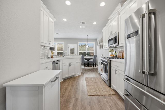 1702 Twin Oaks Circle, Brenham, TX 77833